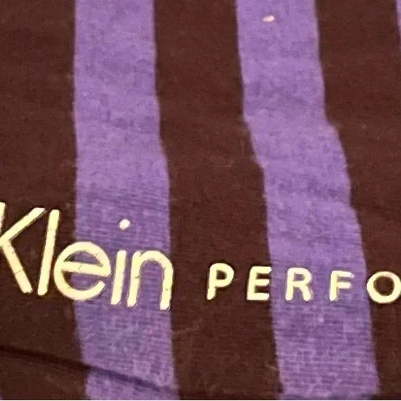 Large Calvin Klein Turtle Neck - Picture 2 of 2